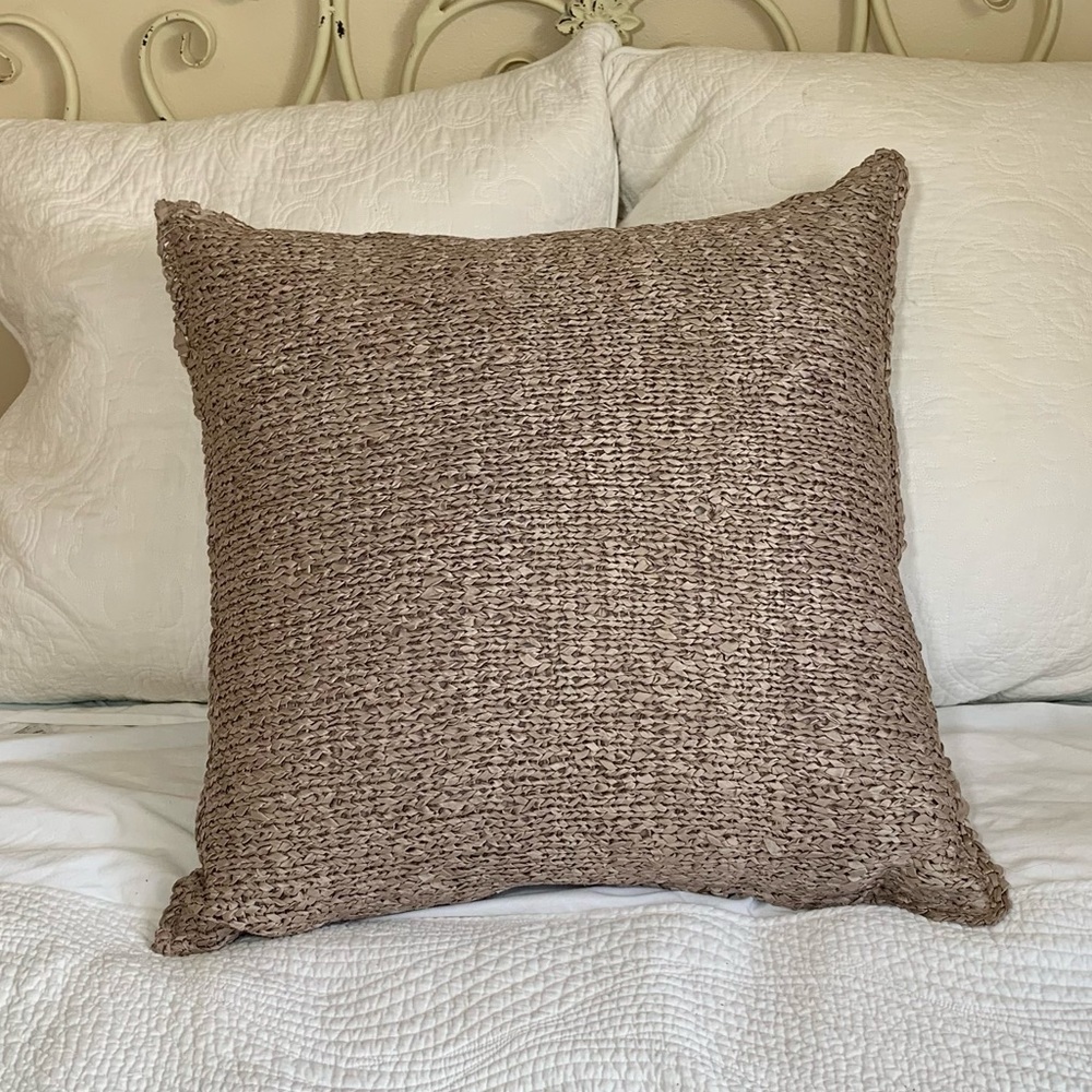 DONNA KARAN Essentials Decorative Down Pillow. Mauve.